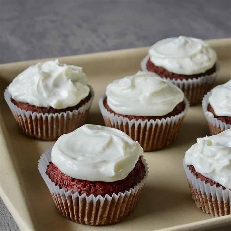 Weight Watchers Red Velvet Cupcakes - Drizzle Me Skinny!