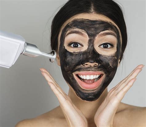 Carbon Laser Facial Treatment in Delhi