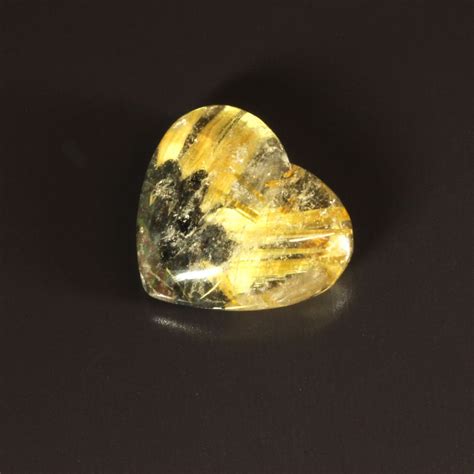 【情熱を感じるハート型ルース】一点物 レインボー太陽放射ルチル Lgt3 虹入り金針水晶のお守り効果 不思議な力 ホワイトデー 送別会 就職 ...