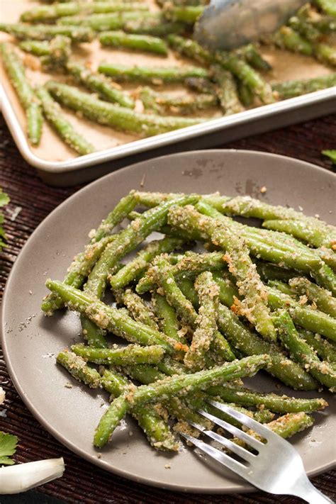 Quick Parmesan Garlic Frozen Roasted Green Beans Recipe