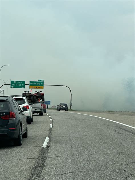 Grass fire on the side of Deerfoot : r/Calgary