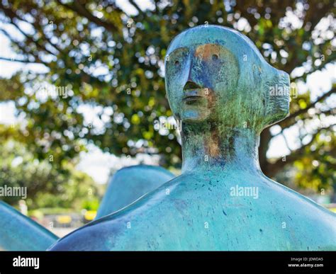 Henry moore sydney australia hi-res stock photography and images - Alamy