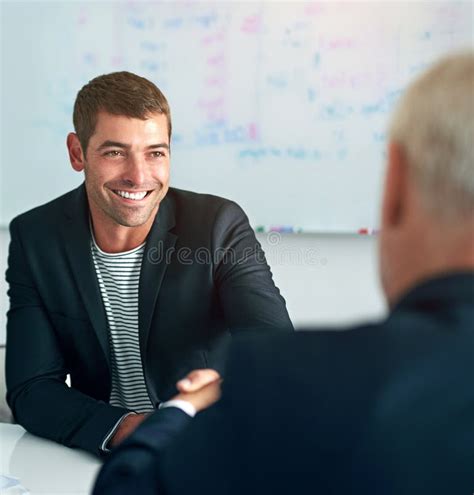 Business Handshake with Thank You Image 的图像结果