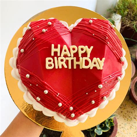 Buy Pinata Cake in Red Velvet flavor Online at Best Price | OD