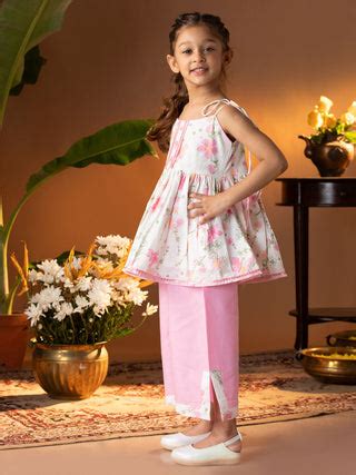 Girls Ethnic Wear- Buy Kurta Sets For Girls Online – vastramay