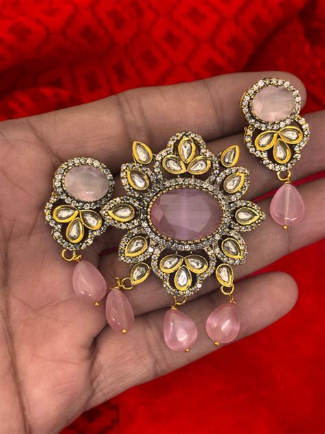 Lockets – Bhanu Collections