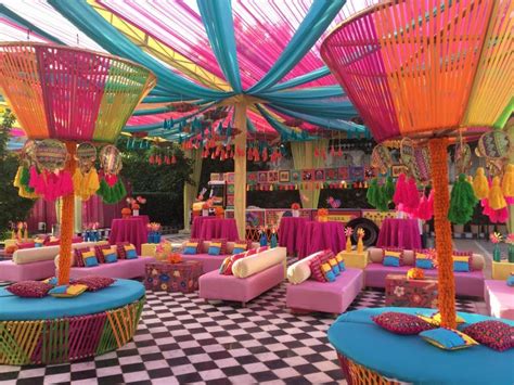 Tune in to These 5 Stunning Mehndi Decoration Ideas That Inspire the ...