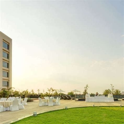 Balaji Sarovar Premiere Pool: Pictures & Reviews - Tripadvisor