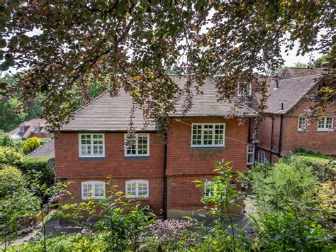 house for sale in Farnham Lane, Haslemere, Surrey, GU27 - hsm012253659 ...