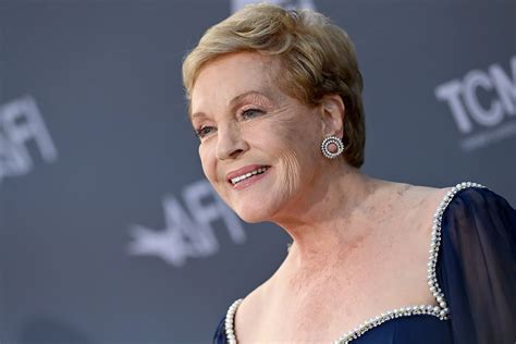 Julie Andrews Bio, Age, Parents, Siblings, Husband, Children