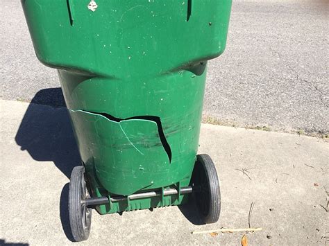 Waste Management Trash Cans 的图像结果