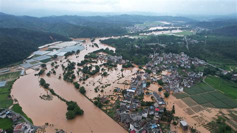 江西本轮降水致超80万人受灾_江西遇特大暴雨 近千人被紧急转移_抗旱_防汛