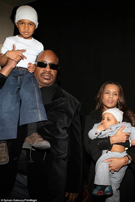 Stevie Wonder's pregnant fiancée Tomeekah Robyn Bracy in LA stroll ...
