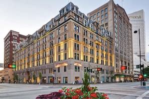 The Cincinnatian Hotel Curio Collection by Hilton (Cincinnati ...