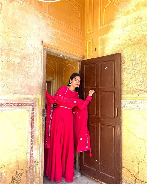 Arti Gupta In Our Rani Pink Embroidered Dupatta Celebrity Anarkali Thr