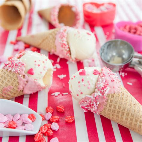 ICE CREAM STATION – Just bring Jammies