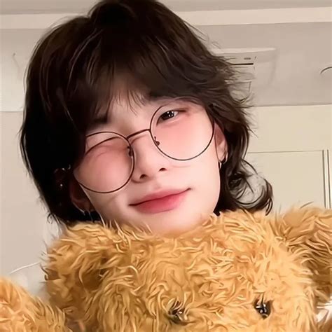 Chat with Hyunjin - text or voice, Enjoy AI Chat Free & Safe