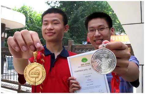 北京二中学生吴思越在第34届中国化学奥林匹克（决赛）中荣获银牌_竞赛