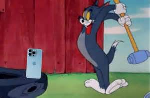 भारत में iPhone 17 सीरीज लॉन्च, कीमत देख लोग बोले- इसे खरीदने के लिए ...