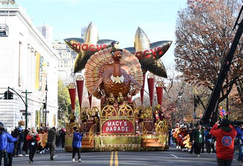 Here's What To Expect At This Year's Macy's Thanksgiving Day Parade ...