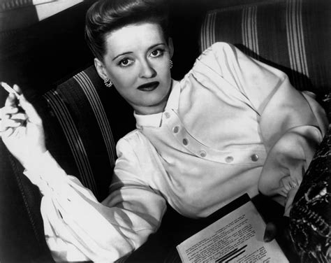 Confessions of a Film Junkie: Classics: A Review of Now Voyager By ...
