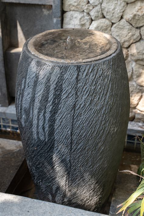 Drumming Stone Fountain– LandscapeStudio
