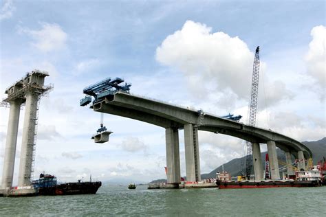 Hong Kong-Zhuhai-Macao Bridge – Hong Kong Link Road | Dragages Hong Kong