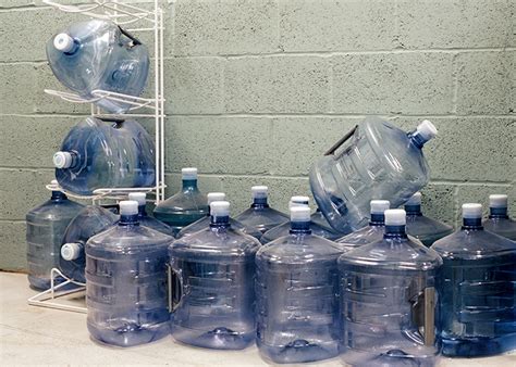 桶装水的组成分类有哪些-扬州康必达食品商贸有限公司