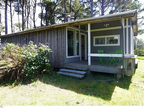 1283 SW Seabrook Ln, Waldport, OR 97394 | Zillow