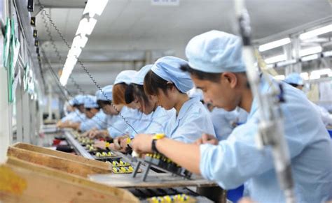 我，深圳上班一个月8000，在工厂，活得像一个笑话-今日头条