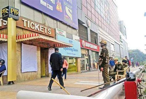 Padmavati protests in Gurgaon: Schools shut, meetings cancelled ...