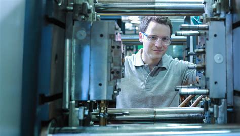 Engineering Industry 的图像结果