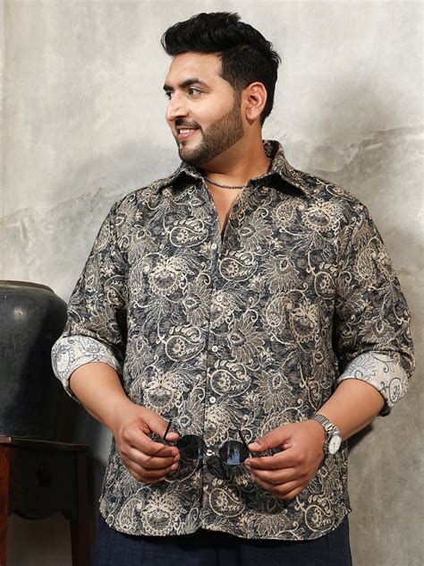 Instafab Plus Men's Navy Blue Paisley-Galleria Shirt