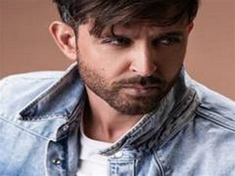 Hrithik Roshan praises Dimple Kapadia for her performance in 'Tenet'