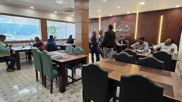 Hotels in Dhanbad from ₹839: best places to stay in 2026 |Hotels.com