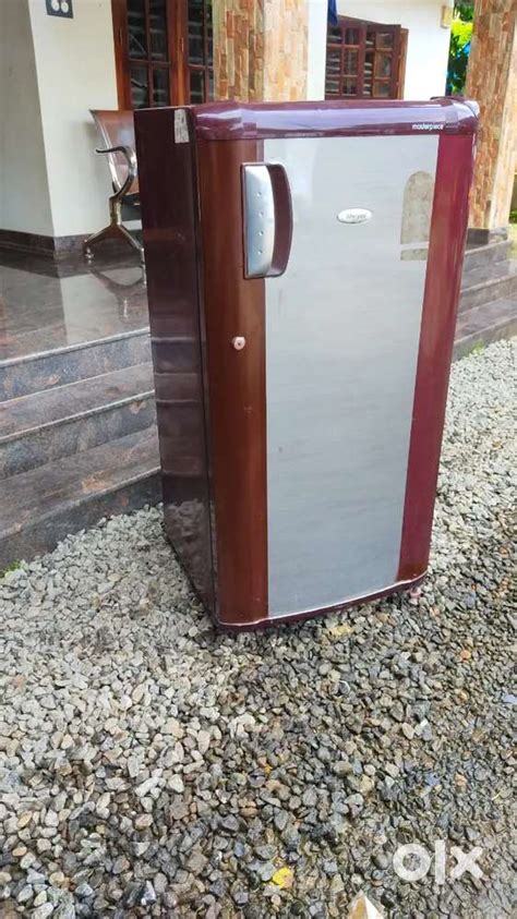 Less used good condition fridge - Fridges - 1810355138