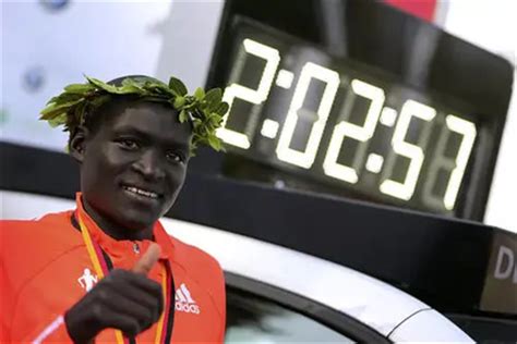 男子马拉松世界纪录：两小时两分五十七秒（丹尼斯）_探秘志