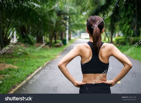 Woman Running Back View 的图像结果