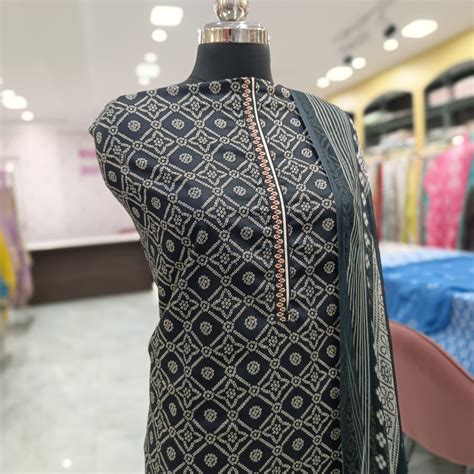 Ultra soft black bandhani cotton kurta - Elegant neck tie - Super ...