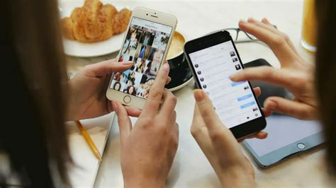 Carmel parents pledge to 'Wait Until 8th' smartphone campaign | wthr.com