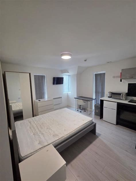 Stylish Student Studio in TS1 (students only) - Flats for Rent in ...