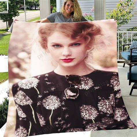 Music Taylor Swift Vintage Mock Jigsaw Blanket - Bluefink