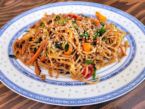 Gluten Free Rice Noodles and Vegetables - Mama Laura's Kitchen