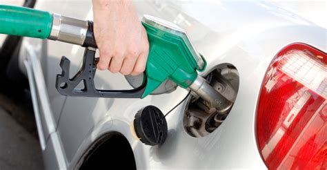 Gasolina subirá $135 a partir del 1 de enero; Acpm $199 - TSM Noticias