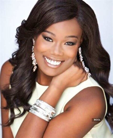 Beauty queen sues police officer over fake arrest