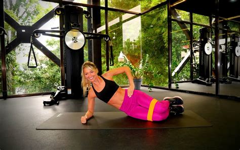 Scapula Stretching 的图像结果