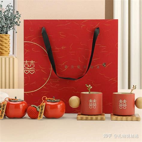 定亲礼物要送什么最新素材