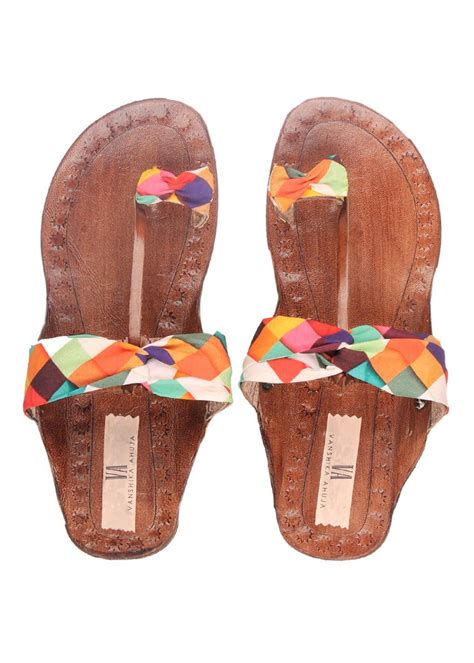 Get Colour Block Knot Detail Kohlapuris at ₹ 1350 | LBB Shop