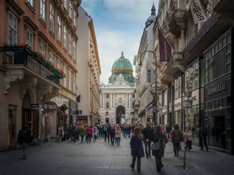 2. Upper 5th Avenue, New York, US - Confessions of a shopaholic: 10 of ...