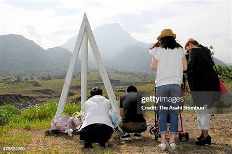 Mount Unzen Pyroclastic Flow 的图像结果